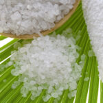 Naturkosmetik Salz und Tücher für EMF-Schutz, entspannende Wellness- und Anti-Strahlenpflege, ideal für elektromagnetische Felder, natürliche Breitbandabschirmung, nachhaltige EMF-Blocker, gesundheitlich unbedenklich, für Zuhause und unterwegs.